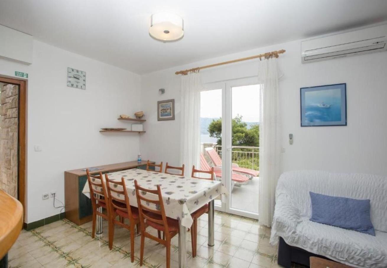 Apartments Damir - 80 M From Beach Postira Exterior photo